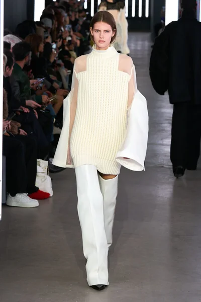 Look 7